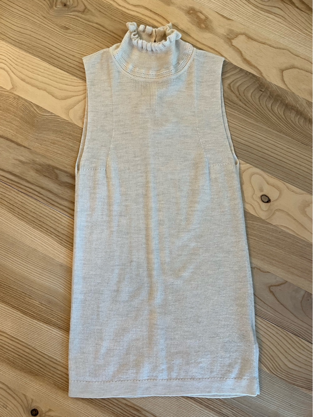 Banana Republic Sleeveless Ruffle Neck Tank - Light Cream